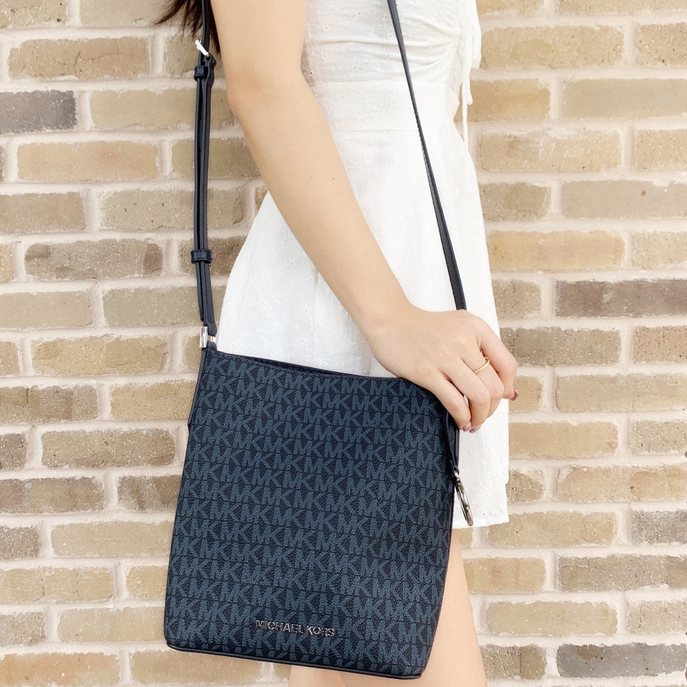Gaby’sBags👜💕- Michael Kors Crossbody Blue MK - Picture 2 of 5
